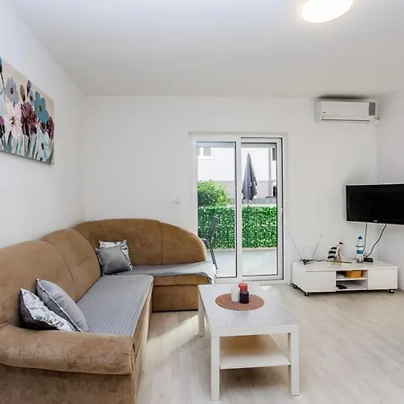Ana Apartment