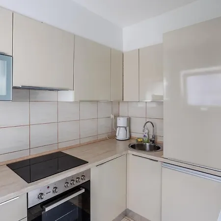 Ana Apartment *