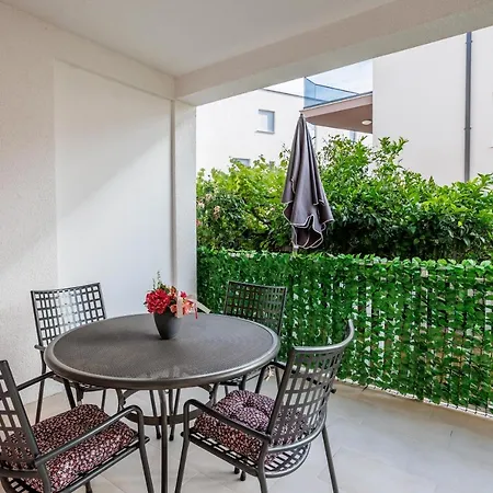 Ana Apartment *