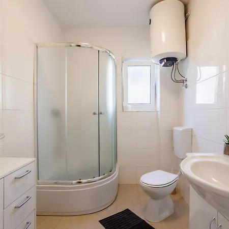 Ana Apartment *