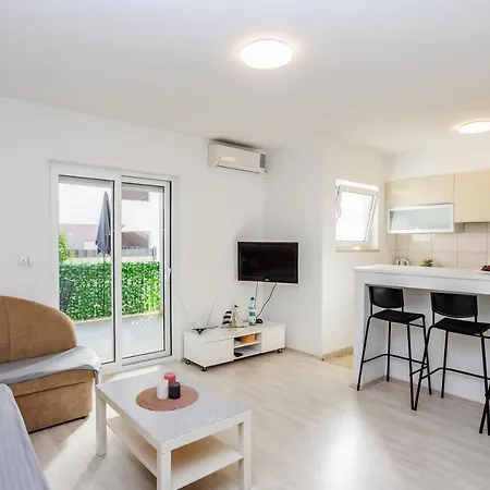 Apartment Ana Podstrana